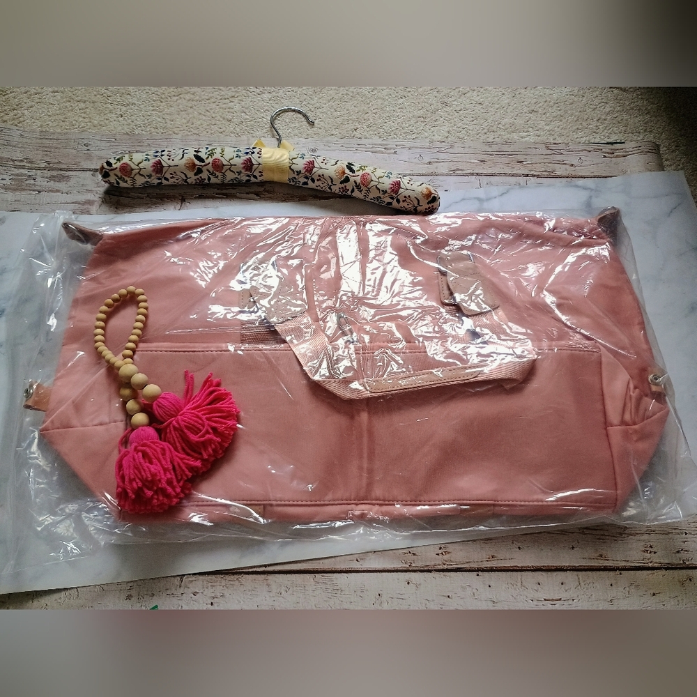 Alo Yoga Travel Gym Duffle Bag In Pink - Picture 6 of 7